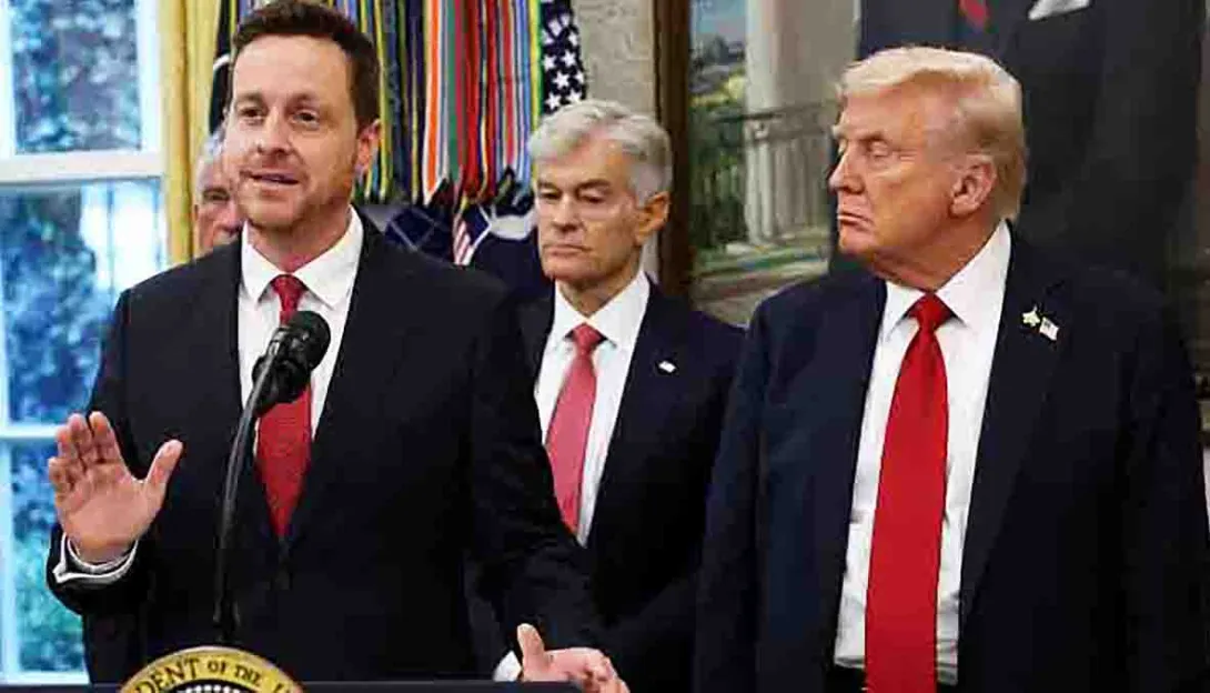 CMS Director of Medicare Chris Klomp, CMS Administrator Dr. Mehmet Oz and President Donald Trump.