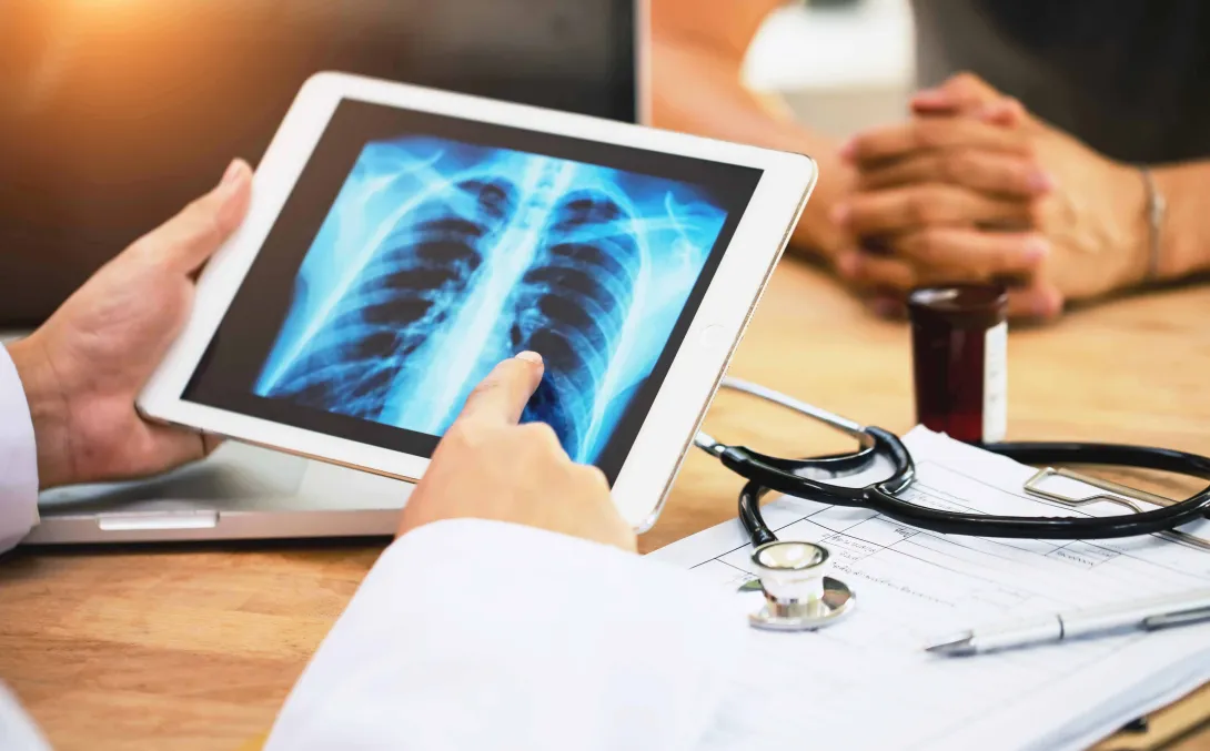 Lung scan on a tablet. Photo: Prapass Pulsub/Getty Images